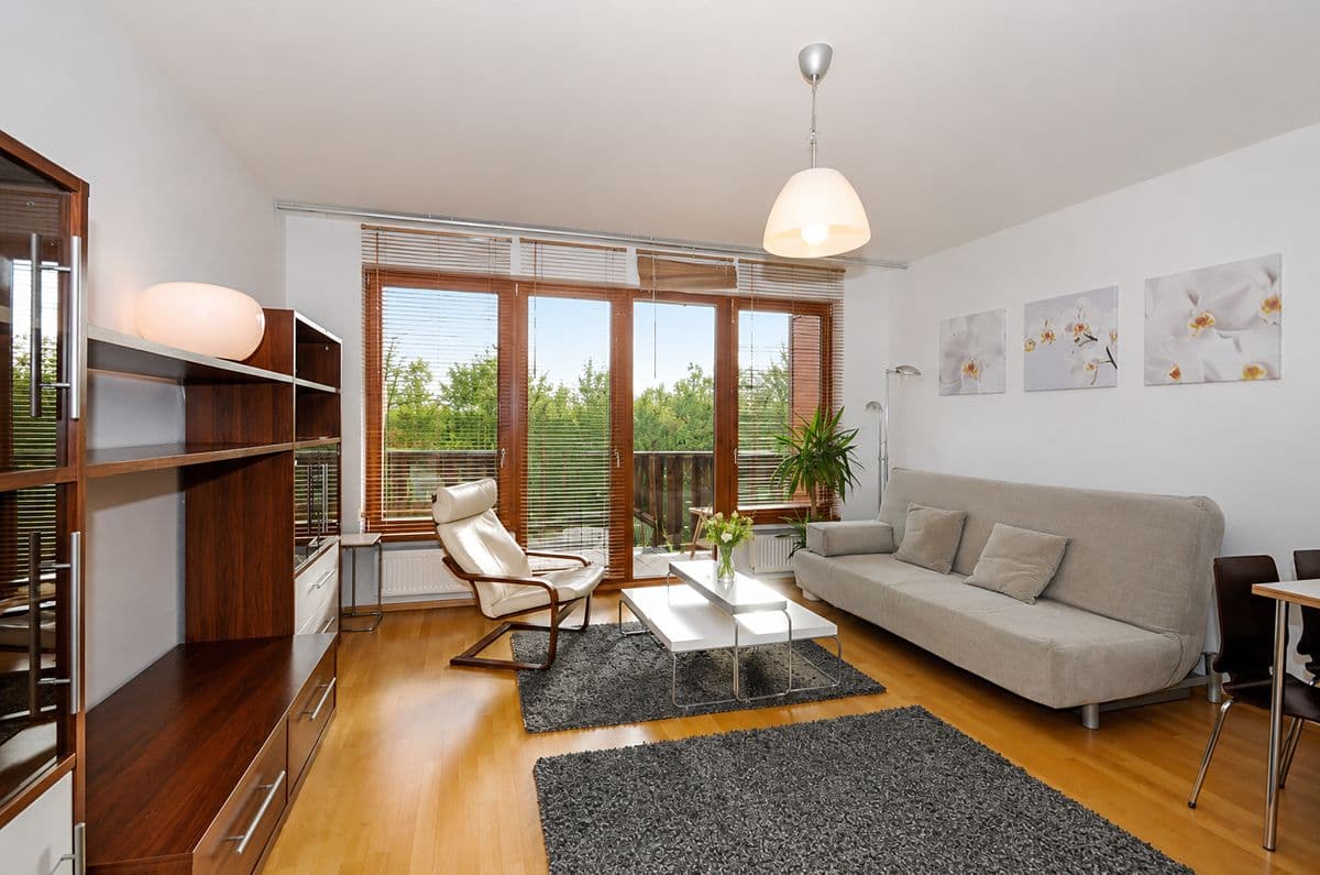 Аренда квартиры 1+kk 38 м² — Strašnice